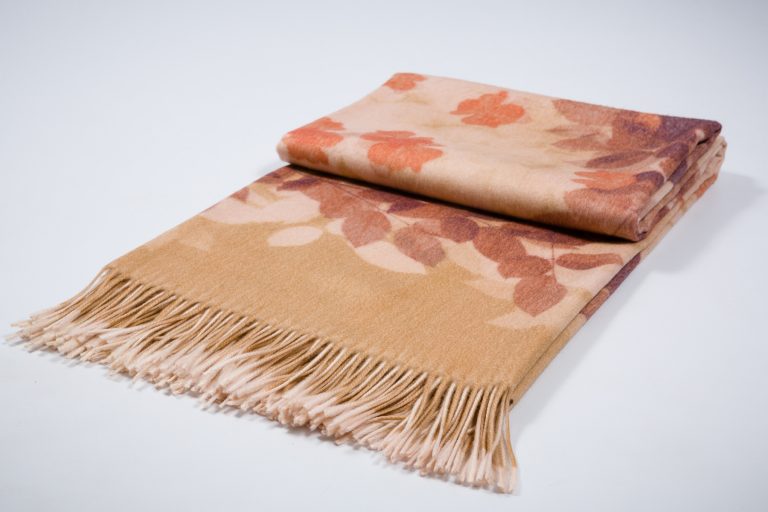 O-4. Collection Australia Acabado Sebelino Estampada Otoño. Mantas Ezcaray